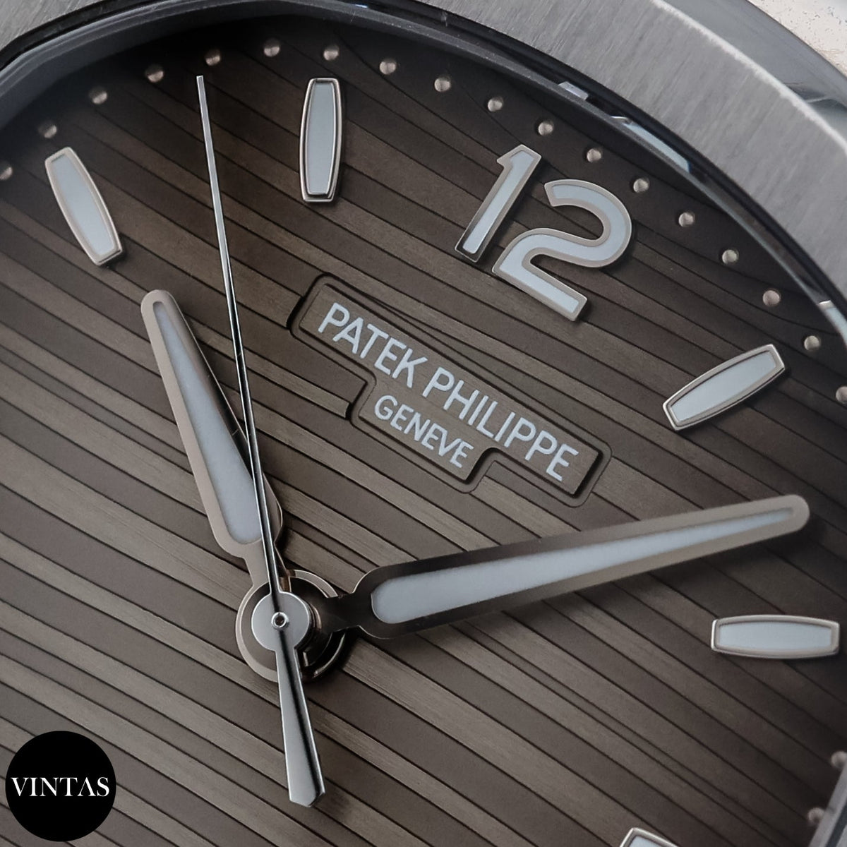 Viintaas R Ii Patek Philippe Nautilus 7118/1A-011 - Full-Set | VINTAS